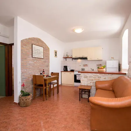 Susnjic Гостьовий будинок Пореч